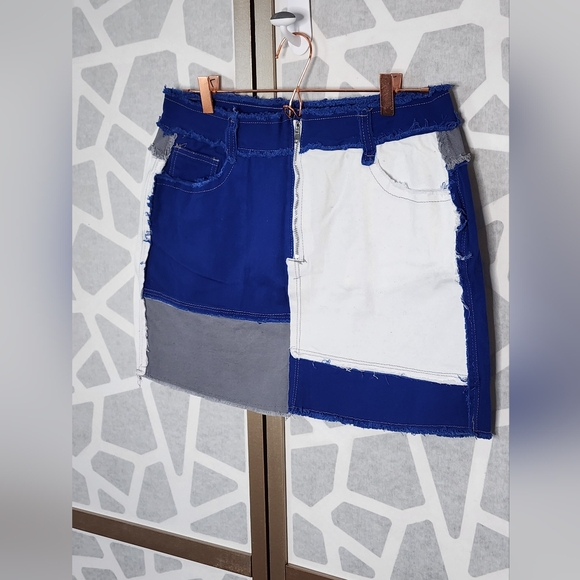 Women's Patchwork Mini Skirt | Fits Like Size 14/16 - Picture 2 of 7